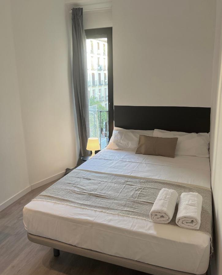 Casa De Huespedes Mi Lla Hotel Madrid Bagian luar foto