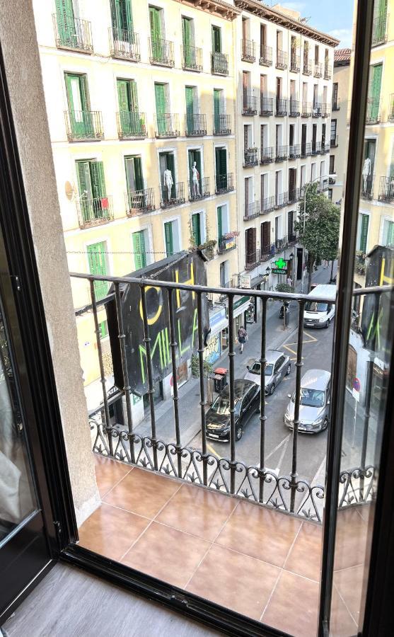 Casa De Huespedes Mi Lla Hotel Madrid Bagian luar foto